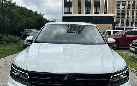 Volkswagen Tiguan II, 2018 год, 3 850 000 рублей, 3 фотография