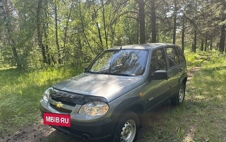 Chevrolet Niva I рестайлинг, 2010 год, 577 000 рублей, 5 фотография