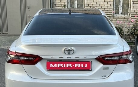 Toyota Camry, 2022 год, 4 900 000 рублей, 2 фотография