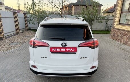 Toyota RAV4, 2015 год, 2 310 000 рублей, 6 фотография