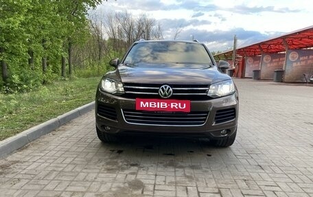 Volkswagen Touareg III, 2013 год, 2 690 000 рублей, 2 фотография