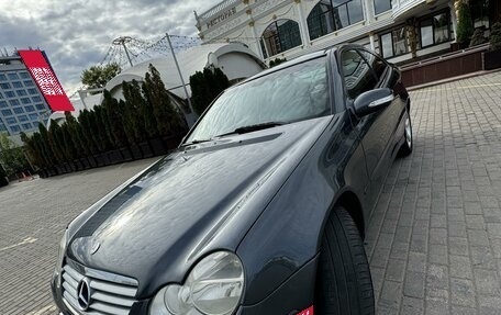 Mercedes-Benz C-Класс, 2004 год, 700 000 рублей, 3 фотография