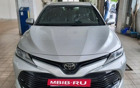 Toyota Camry, 2019 год, 3 150 000 рублей, 2 фотография