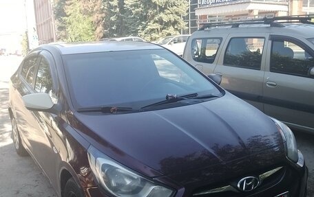 Hyundai Solaris II рестайлинг, 2012 год, 650 000 рублей, 2 фотография