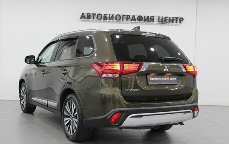 Mitsubishi Outlander III рестайлинг 3, 2021 год, 2 290 000 рублей, 6 фотография