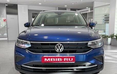 Volkswagen Tiguan II, 2021 год, 3 249 000 рублей, 2 фотография