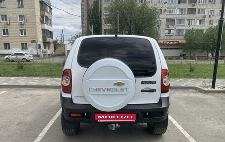 Chevrolet Niva I рестайлинг, 2017 год, 825 000 рублей, 6 фотография