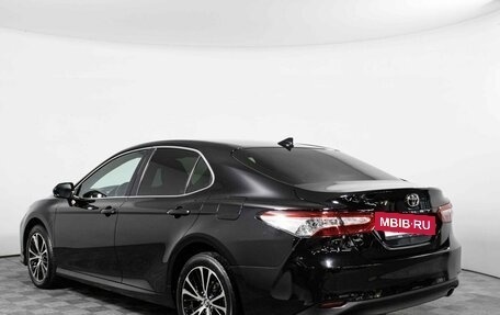 Toyota Camry, 2019 год, 2 800 000 рублей, 7 фотография