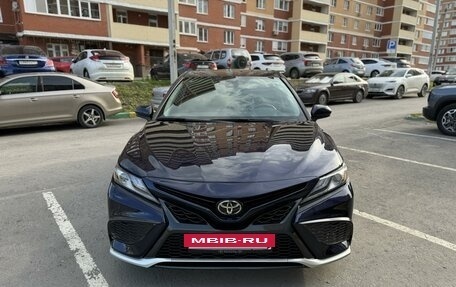 Toyota Camry, 2021 год, 2 850 000 рублей, 2 фотография