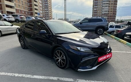 Toyota Camry, 2021 год, 2 850 000 рублей, 3 фотография