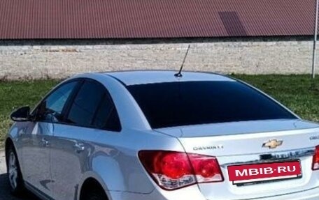 Chevrolet Cruze II, 2011 год, 850 000 рублей, 4 фотография