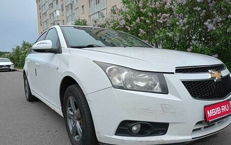 Chevrolet Cruze II, 2011 год, 600 000 рублей, 3 фотография