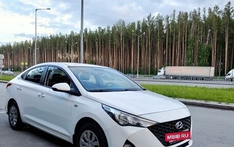 Hyundai Solaris II рестайлинг, 2020 год, 1 605 000 рублей, 8 фотография