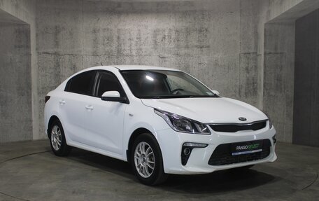 KIA Rio IV, 2018 год, 1 363 000 рублей, 3 фотография