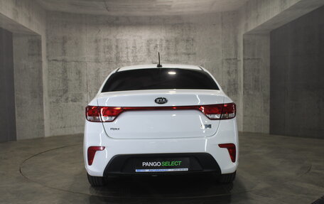 KIA Rio IV, 2018 год, 1 363 000 рублей, 6 фотография