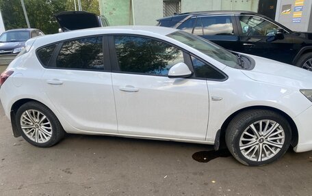 Opel Astra J, 2010 год, 710 000 рублей, 5 фотография