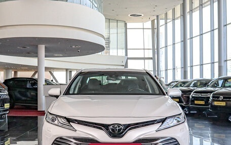 Toyota Camry, 2019 год, 3 549 000 рублей, 2 фотография