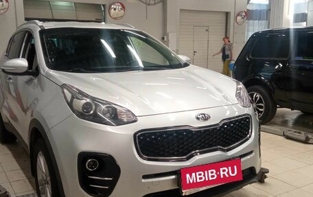 KIA Sportage IV рестайлинг, 2017 год, 1 989 000 рублей, 2 фотография