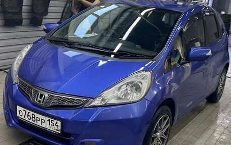 Honda Fit III, 2011 год, 899 000 рублей, 1 фотография