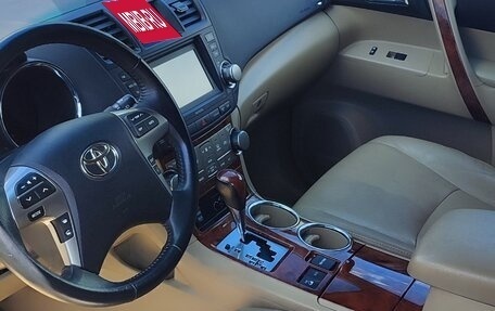 Toyota Highlander III, 2010 год, 2 050 000 рублей, 7 фотография