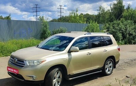 Toyota Highlander III, 2010 год, 2 050 000 рублей, 5 фотография