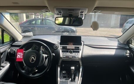 Lexus NX I, 2017 год, 2 450 000 рублей, 14 фотография