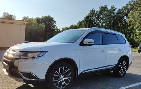 Mitsubishi Outlander III рестайлинг 3, 2017 год, 2 100 000 рублей, 7 фотография