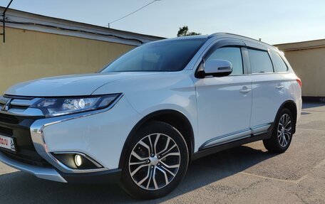 Mitsubishi Outlander III рестайлинг 3, 2017 год, 2 100 000 рублей, 19 фотография