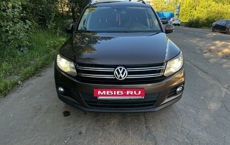 Volkswagen Tiguan I, 2016 год, 1 900 000 рублей, 2 фотография