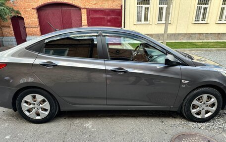 Hyundai Solaris II рестайлинг, 2013 год, 900 000 рублей, 5 фотография