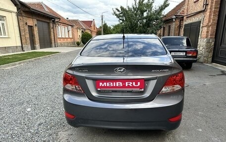 Hyundai Solaris II рестайлинг, 2013 год, 900 000 рублей, 3 фотография