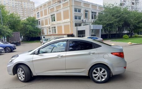 Hyundai Solaris II рестайлинг, 2011 год, 680 000 рублей, 5 фотография