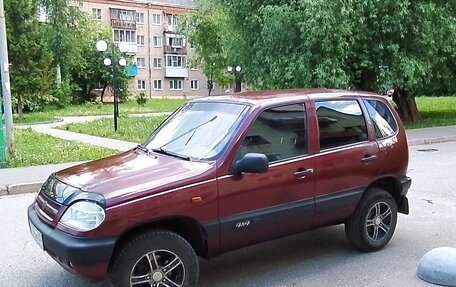 Chevrolet Niva I рестайлинг, 2004 год, 340 000 рублей, 1 фотография