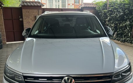 Volkswagen Tiguan II, 2018 год, 2 350 000 рублей, 4 фотография