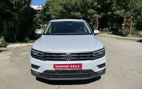 Volkswagen Tiguan II, 2018 год, 2 350 000 рублей, 3 фотография