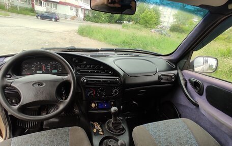 Chevrolet Niva I рестайлинг, 2004 год, 187 000 рублей, 6 фотография