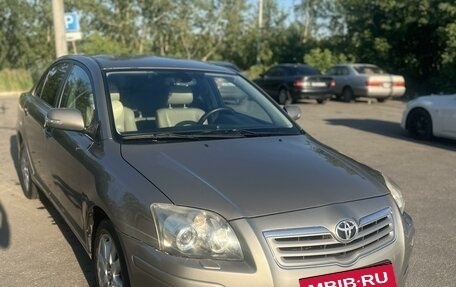 Toyota Avensis III рестайлинг, 2006 год, 1 050 000 рублей, 2 фотография