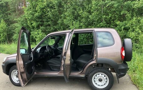 Chevrolet Niva I рестайлинг, 2018 год, 870 000 рублей, 5 фотография