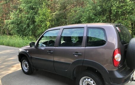 Chevrolet Niva I рестайлинг, 2018 год, 870 000 рублей, 4 фотография