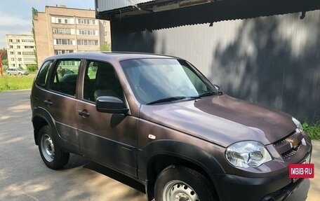Chevrolet Niva I рестайлинг, 2018 год, 870 000 рублей, 7 фотография