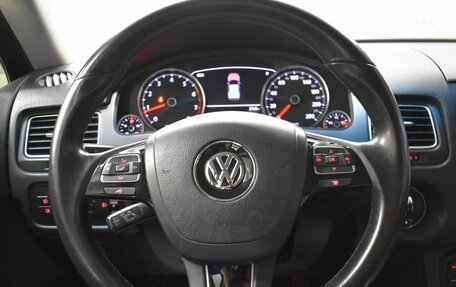 Volkswagen Touareg III, 2011 год, 1 800 000 рублей, 13 фотография