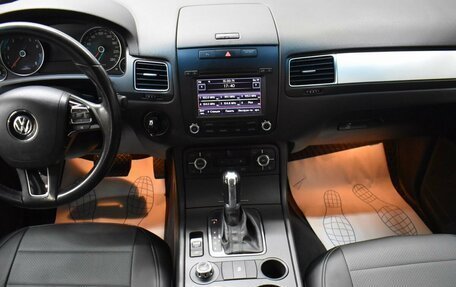 Volkswagen Touareg III, 2011 год, 1 800 000 рублей, 24 фотография