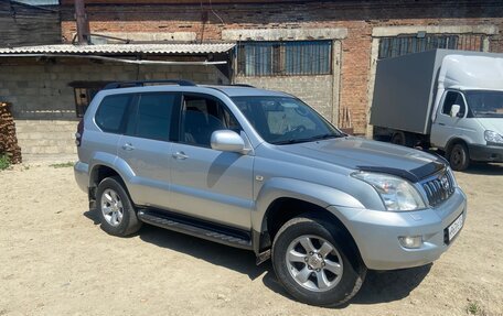 Toyota Land Cruiser Prado 120 рестайлинг, 2003 год, 2 200 000 рублей, 3 фотография