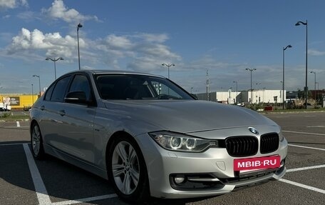 BMW 3 серия, 2011 год, 1 500 000 рублей, 15 фотография