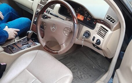 Mercedes-Benz E-Класс, 2001 год, 900 000 рублей, 3 фотография