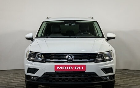 Volkswagen Tiguan II, 2018 год, 2 389 000 рублей, 2 фотография