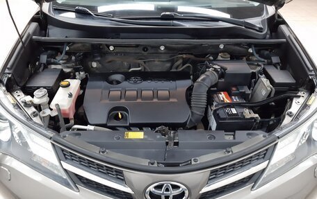 Toyota RAV4, 2013 год, 1 825 000 рублей, 6 фотография