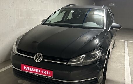 Volkswagen Golf VII, 2019 год, 1 950 000 рублей, 2 фотография