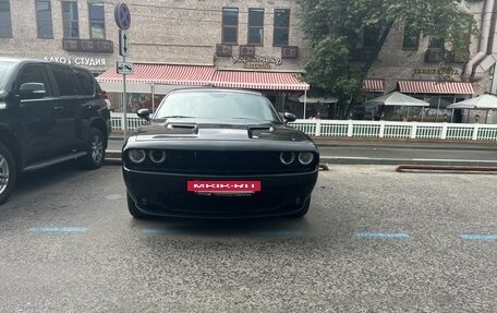 Dodge Challenger III рестайлинг 2, 2018 год, 3 500 000 рублей, 5 фотография