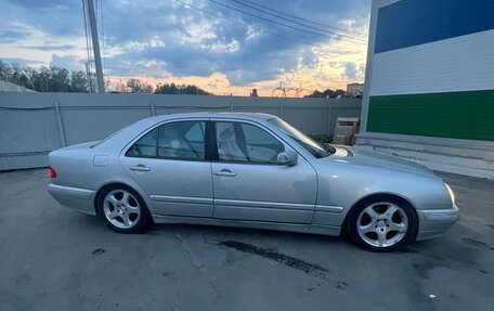 Mercedes-Benz E-Класс, 1999 год, 465 000 рублей, 4 фотография